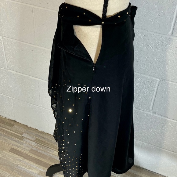 Rampage Clothing Company Black Skirt with Gold Sequins - Picture 3 of 9